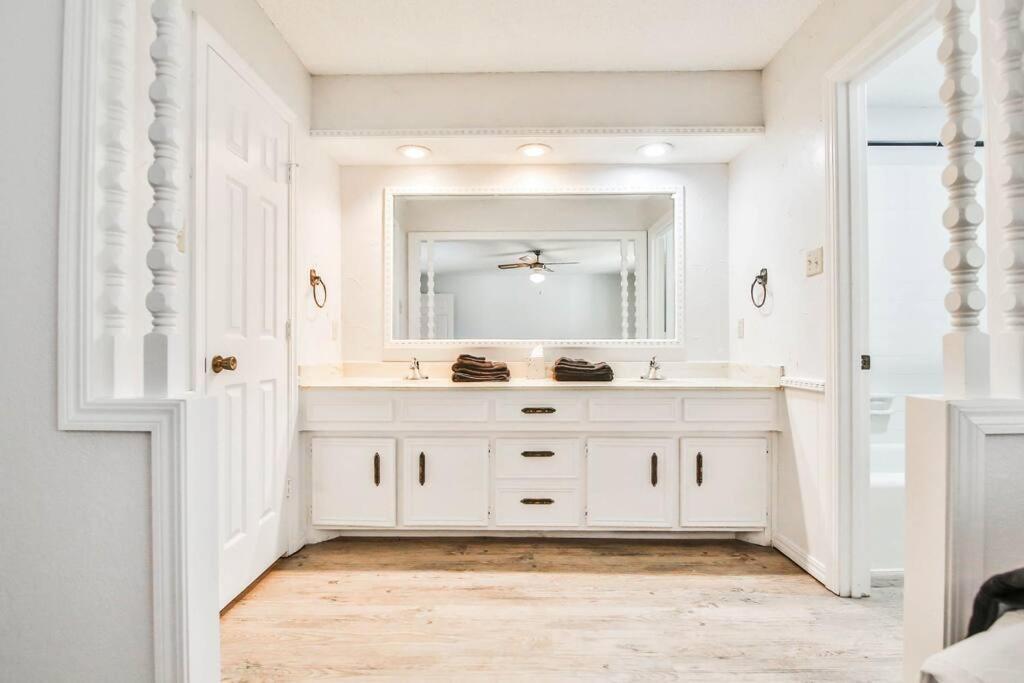 לובוק Hot Tub, Privacy, Sleeps 11 & Tons Of Space! מראה חיצוני תמונה