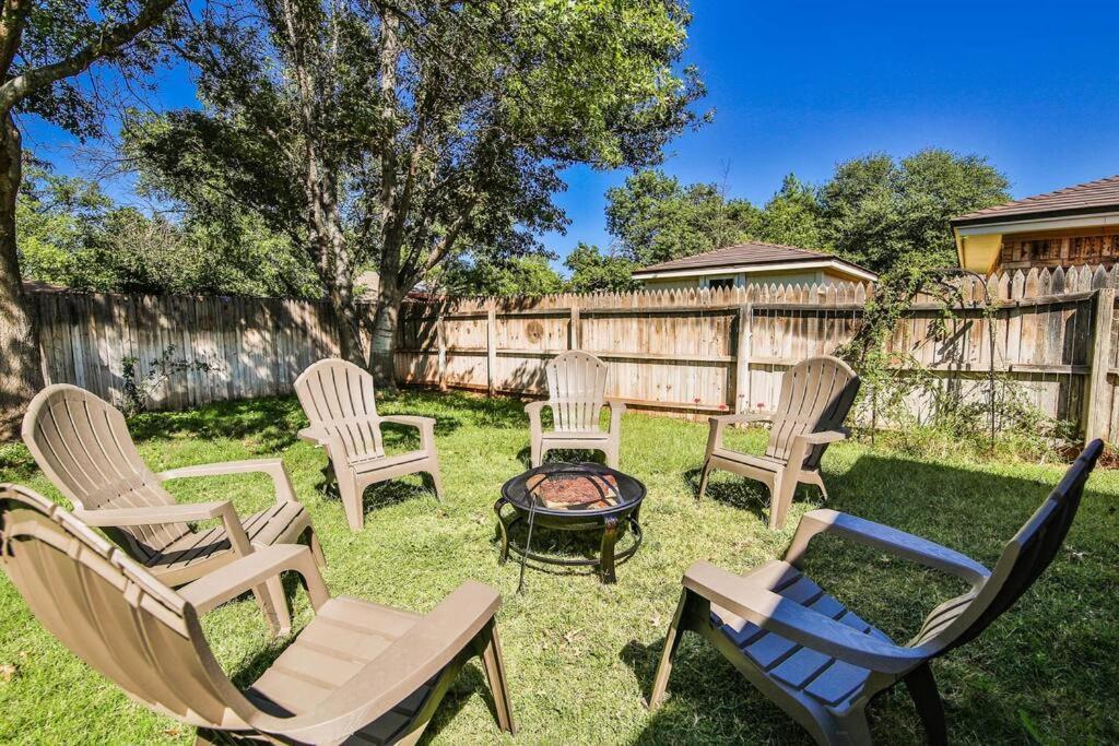 לובוק Hot Tub, Privacy, Sleeps 11 & Tons Of Space! מראה חיצוני תמונה