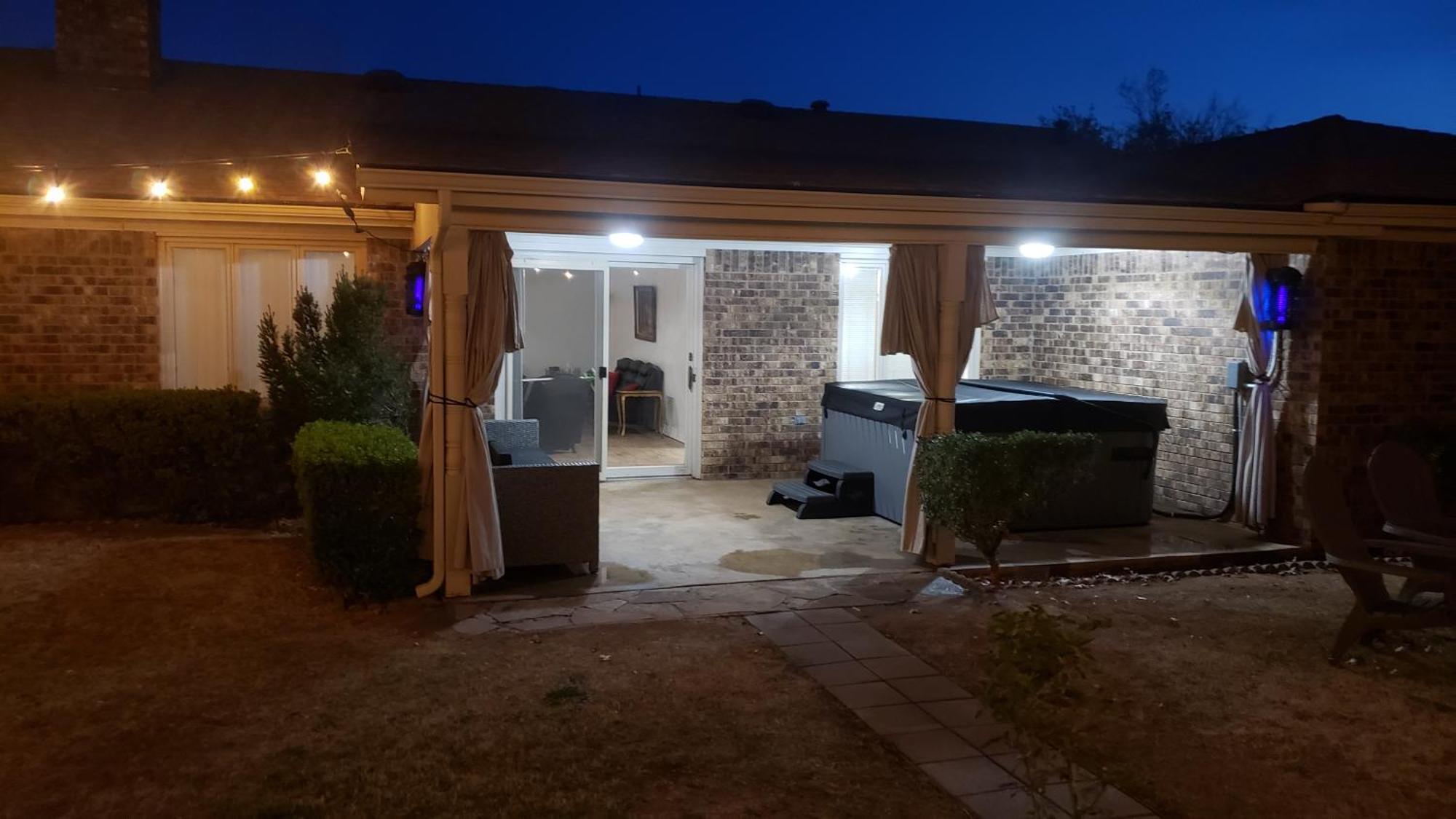 לובוק Hot Tub, Privacy, Sleeps 11 & Tons Of Space! מראה חיצוני תמונה